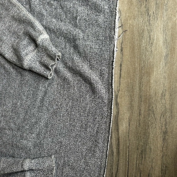 Women’s Roots Salt & Pepper Grey Crewneck Small - Picture 6 of 9